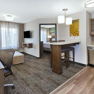 One-Bedroom Queen Suite Non-Smoking